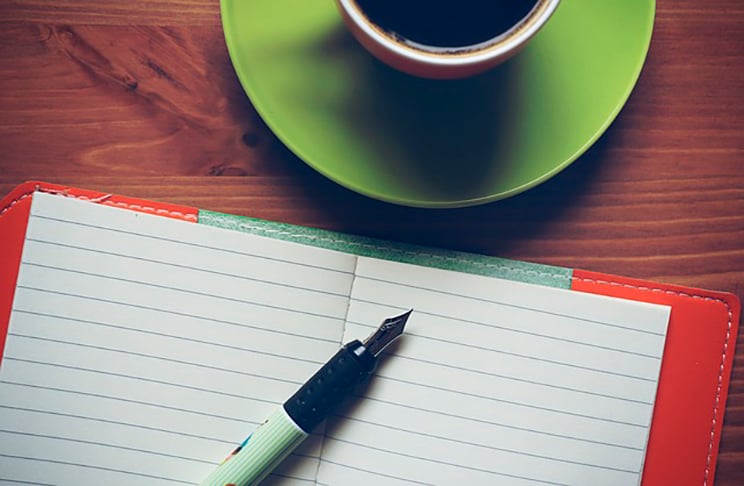 Para um controle financeiro eficaz, o kakebo propõe que respondamos a quatro perguntas-chave: quanto dinheiro você guardou; quanto gostaria de guardar; quanto está gastando; o que mudaria no próximo mês.