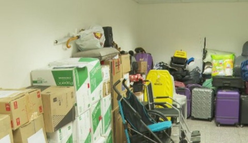 Quem, porém, tem a chance de recuperar o objeto pode procurar o setor, se identificar e fornecer as informações que comprovem a propriedade da peça, como descrição, marca, cor, etc