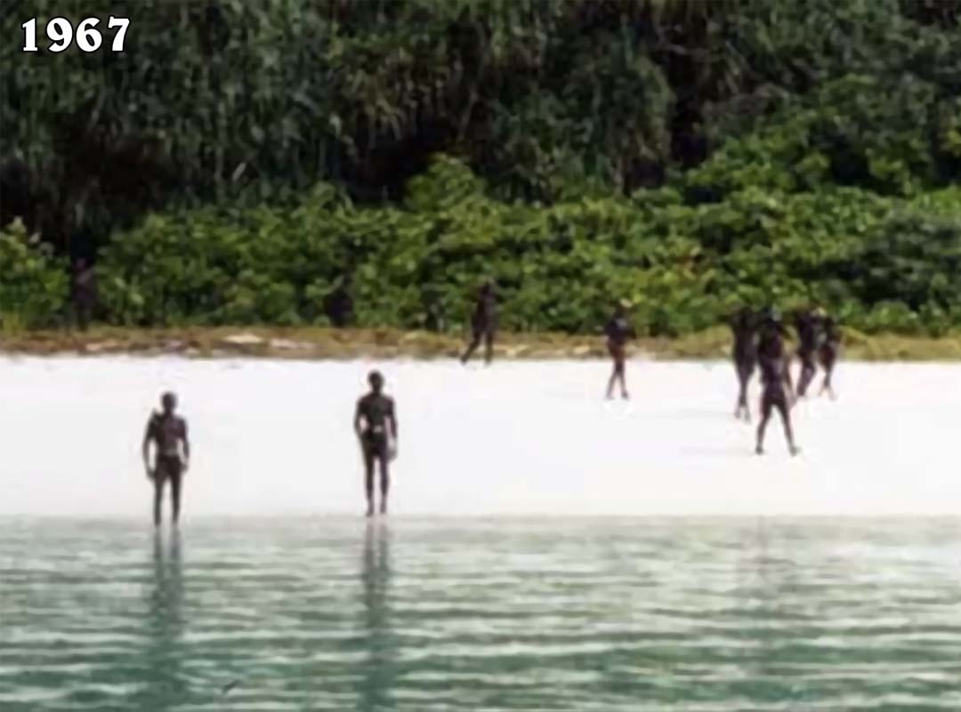 A Índia mantém apenas frotas navais nas proximidades da ilha para impedir que pessoas entrem na ilha e corram o risco de sofrer ataque dos sentineleses. A guarda costeira permanece na vigilância de turistas que estão no arquipélago para barrá-los, se necessário. 