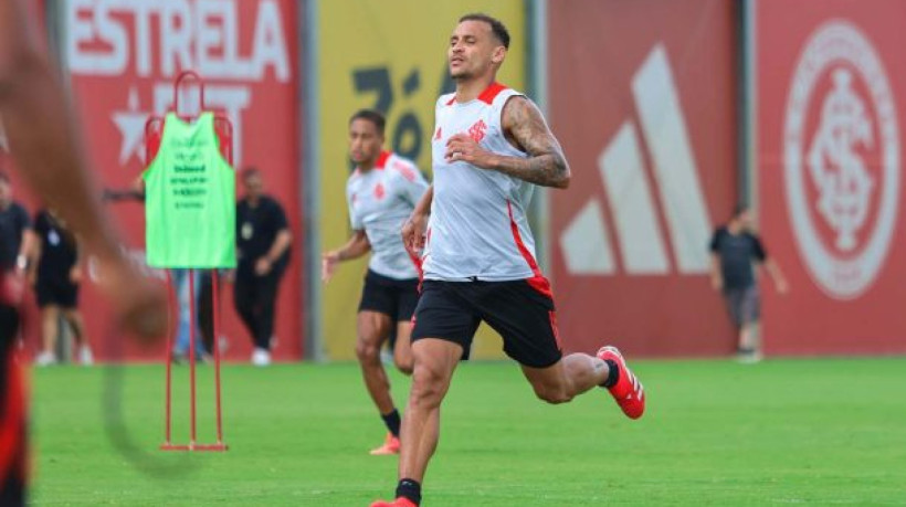 Meio-campista do Colorado aborda conquista do Campeonato Gaúcho, mas frisa que o Inter necessita mudar seu foco para as competições seguintes