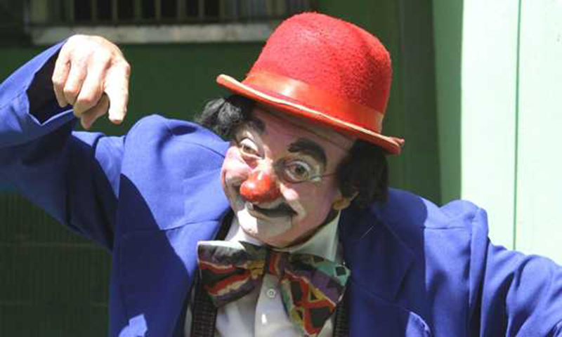 O palhaço é uma figura inocente e divertida que está no imaginário das pessoas há muito tempo. Assim, a origem do personagem remonta o Antigo Egito, em 2.500 a.C.