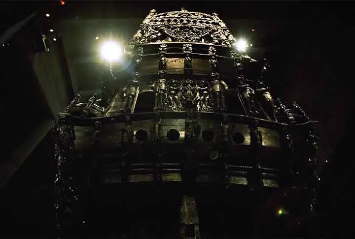 Um dos sobreviventes da catástrofe, o capitão do Vasa chegou a ser preso acusado de incompetência, mas no mês seguinte foi liberado e não houve nenhuma conclusão sobre a razão do naufrágio. 
