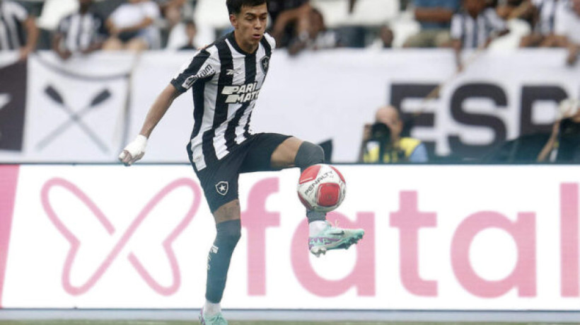 Entidade reconhece que o Glorioso quitou débito com paraguaios pelo atacante Segovinha, hoje emprestado a clube do mundo árabe 