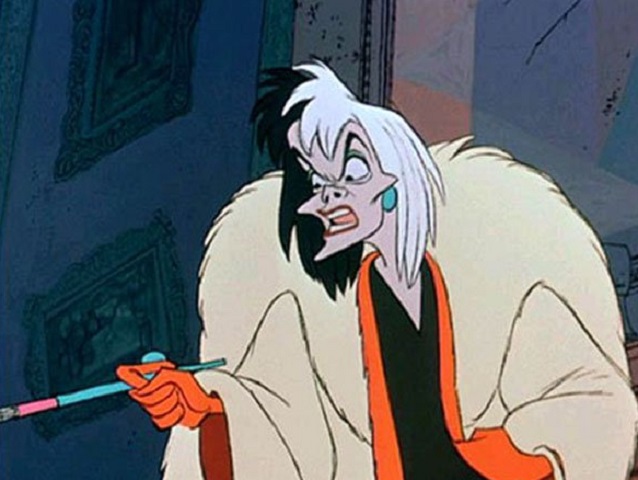 Cruella - Desenho animado: 101 Dálmatas - Cruella é uma vilã rica, herdeira da moda, e que tem como maior objetivo conseguir as peles dos 99 filhotes de dálmatas para fazer um casaco. 