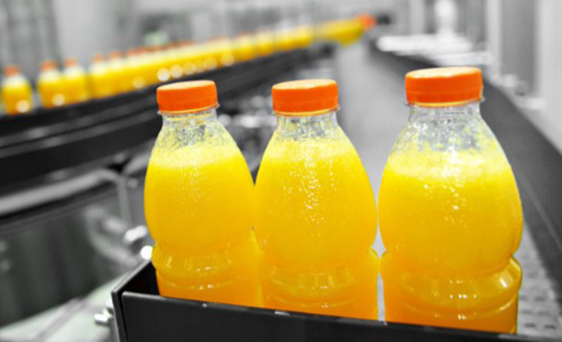 Suco engarrafado - Por mais que pareça saudável, o suco processado que vem adoçado tem alta taxa de açúcar e, muitas vezes, baixa concentração da fruta natural. É preciso verificar o rótulo para adquirir sucos das frutas sem excesso de açúcar. 