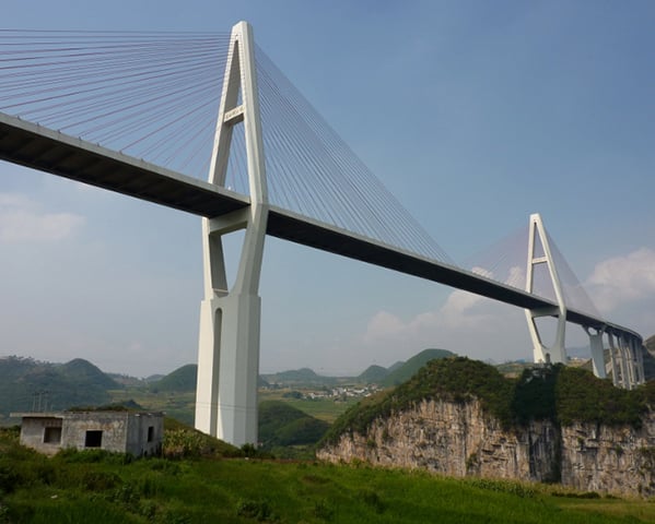 Malinghe - 241m -  Inaugurada em 2011,  passa sobre o rio Malinghe, é mais uma ponte em Ghizou, província onde 92,5% da área são tomados por montanhas e colinas.