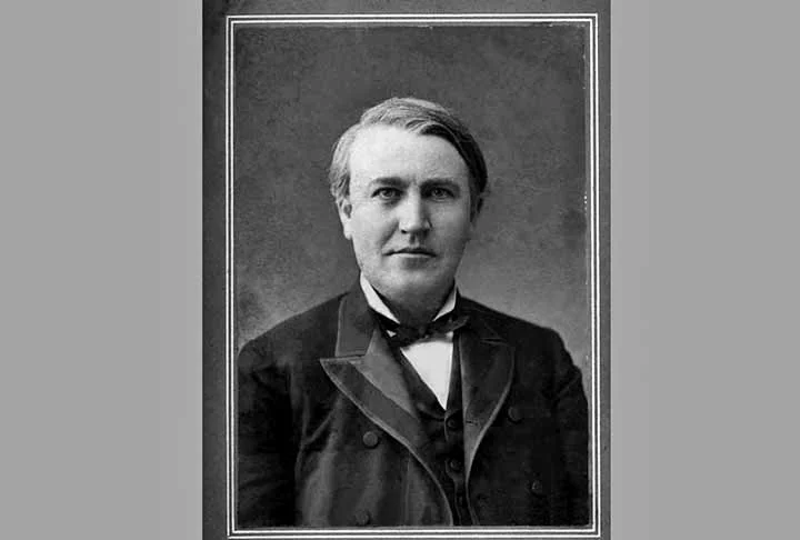 Além disso, Thomas Edison patenteou o mimeógrafo e o telégrafo, duas tecnologias que trouxeram mudanças significativas para o desenvolvimento técnico do mundo. Conheça mais sobre este gênio da história!