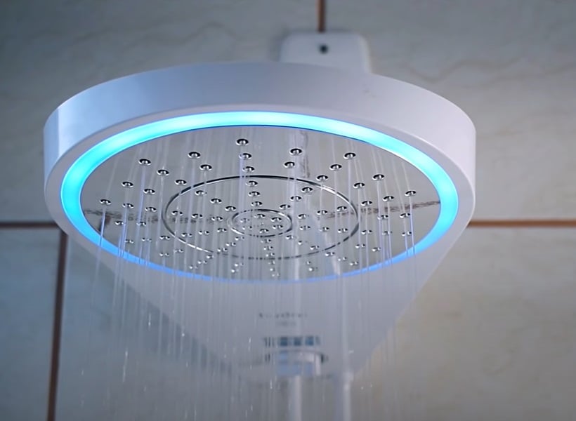 Costume brasileiro: Tomar vários banhos no mesmo dia - Com certeza você conhece alguém que toma mais de um banho por dia. Esse hábito é muito comum em solo nacional, mas algo muito raro em países da Europa ou nos Estados Unidos. 