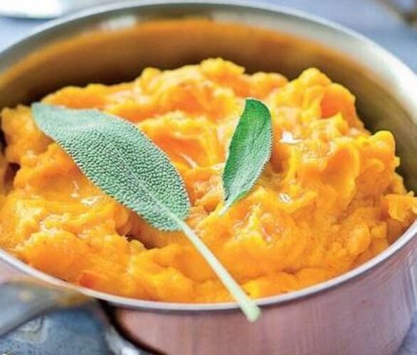 O Quibebe tem origem no idioma africano quimbundo da região de Angola. Está diretamente ligada a  cultura negra por também ser uma comida de rituais e oferendas aos orixás das religiões afro-brasileiras. 