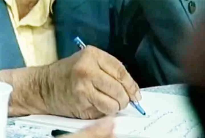 Chico Xavier é o maior nome do espiritismo kardecista no Brasil. O médium começou a estudar as obras de Kardec mais de meio século após a morte do pedagogo francês. 


