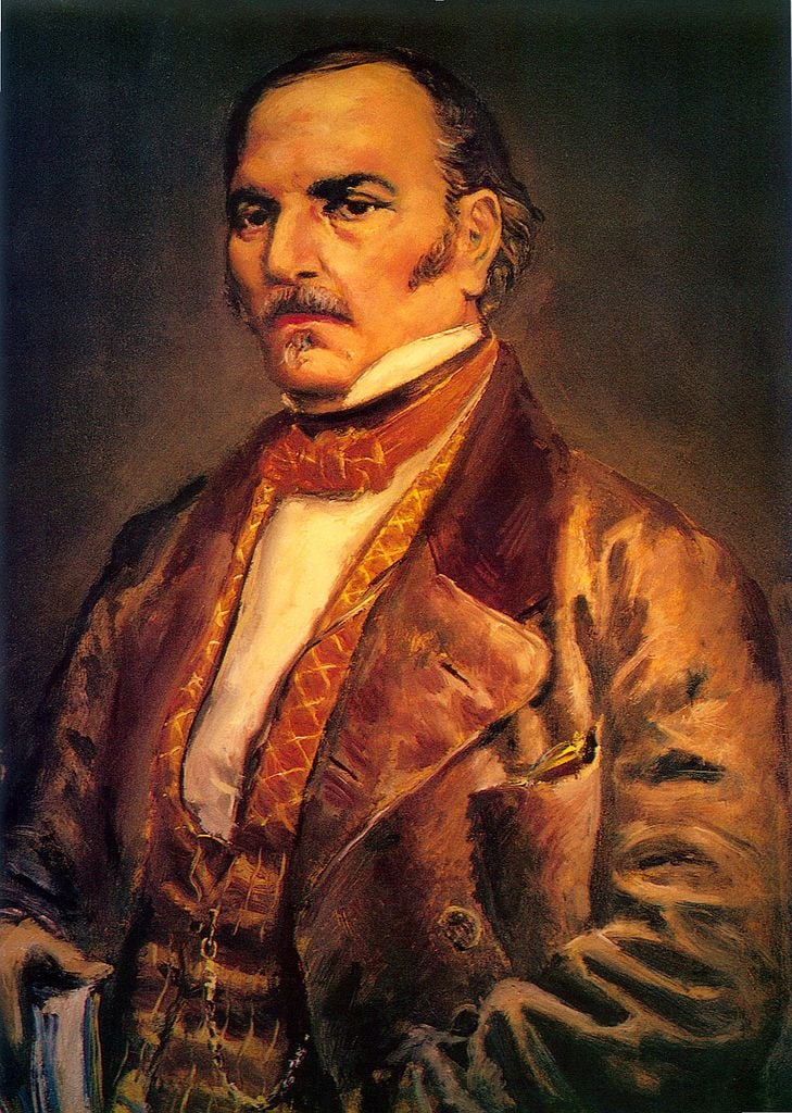 O espiritismo surgiu durante o século XIX, na França, com o pedagogo Hippolyte Léon Denizard Rivail. O estudioso de fenômenos paranormais adotou o pseudônimo Allan Kardec, nome de um druida celta que teria sido sua identidade em uma vida passada. Entre suas obras está “O Livro dos Espíritos’ (1857), o primeiro de um conjunto de cinco publicações de sua codificação da doutrina espírita. 

