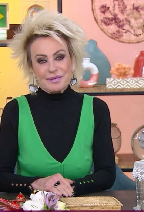 Ana Maria Braga também viralizou na web quando apareceu dançando o hit “Lovezinho”, da cantora Treyce, que virou febre nas redes sociais.