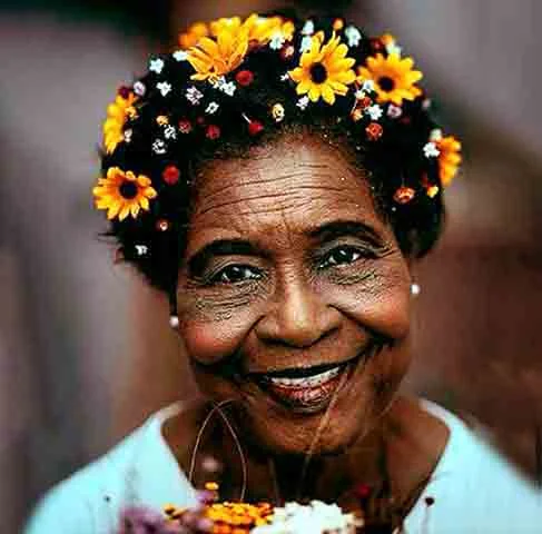 Este livro vai mostrar ao Brasil a verdadeira face da favela: potente, criativa e resistente! Fotografia que transforma olhares.