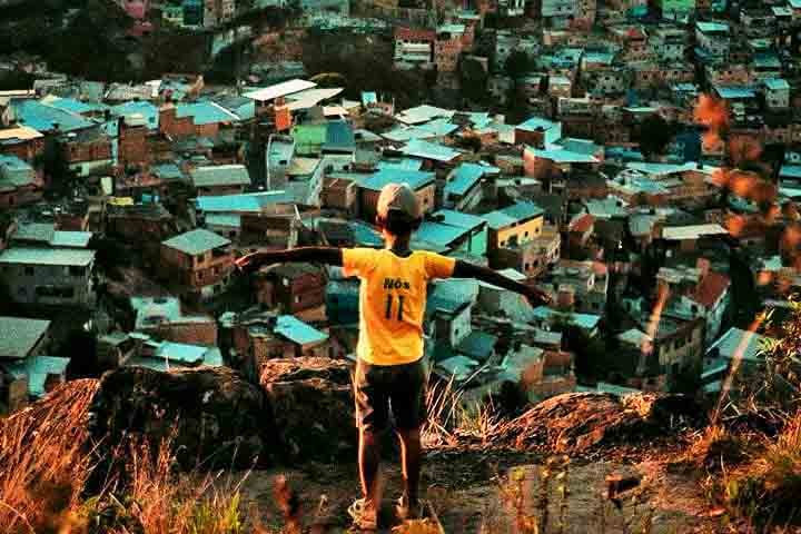 Um livro que nasce da favela para inspirar o mundo. Sua colaboração é essencial!
Imagens que contam histórias de resistência.