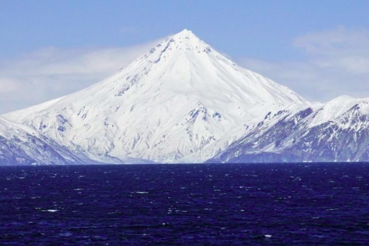 É preciso ter licenças especiais para navegar por lá, uma região onde ninguém vai. Muito menos para passear, como é o meu caso, contou o navegador. 