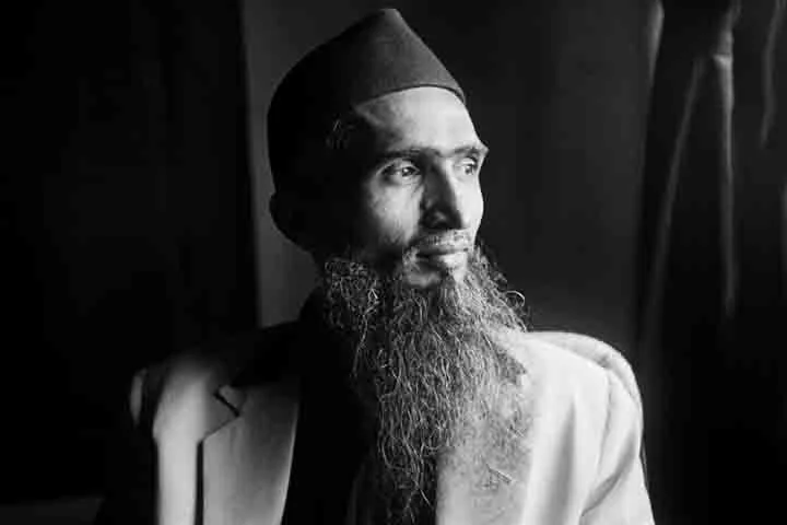 MF Husain teve também importante atuação no cinema, chegando a ser laureado com o Prêmio Nacional de Cinema de Melhor Filme Experimental. 
