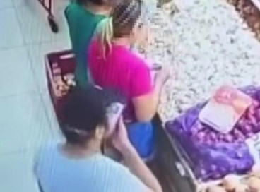 Câmeras de vigilância do supermercado registraram o momento em que a importunação sexual foi praticada 