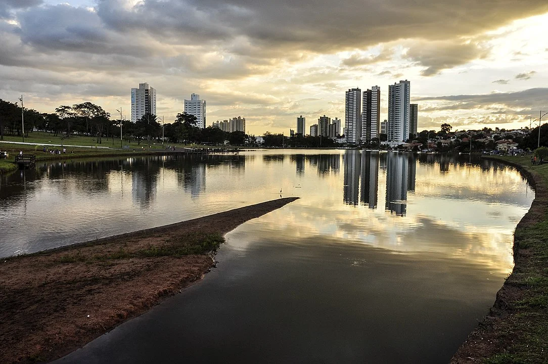 Campo Grande- Quem nasce na capital do Mato Grosso Do Sul é Campo-grandense. A cidade, fundada em 26/08/1872, tem cerca de 897 mil habitantes.