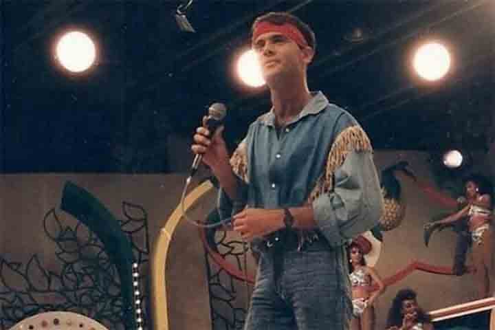 Ele compareceu à cerimônia do Prêmio Sharp em uma cadeira de rodas e recebeu os prêmios de melhor canção para Brasil e de melhor álbum para Ideologia. 