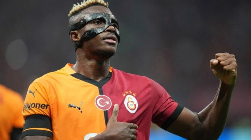 Atacante do Napoli, que está emprestado ao Galatasaray, desperta interesse de gigantes, mas altos valores podem levá-lo à Arábia Saudita