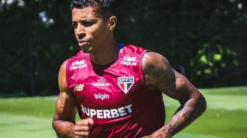 Volante se queixa de dores na região torácica na chegada ao CT do clube e é encaminhado para exames de imagens que detectaram o quadro