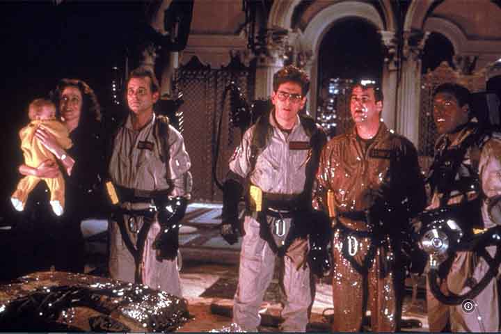 Além disso, ganhou uma sequência, Ghostbusters II (1989), e duas séries animadas, The Real Ghostbusters e Extreme Ghostbusters.