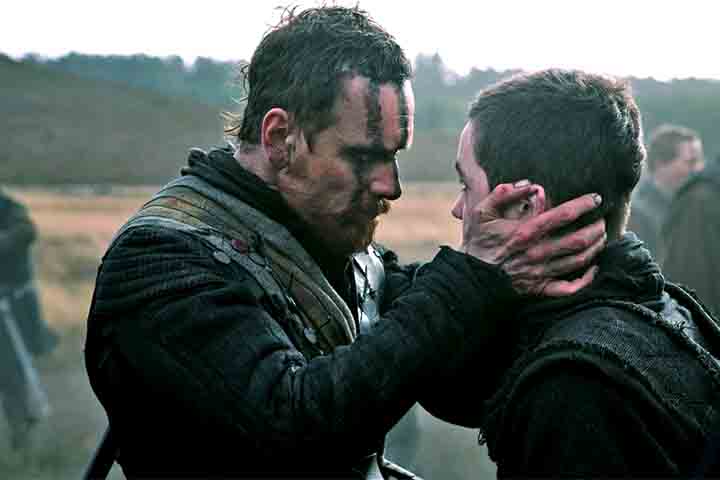 'Macbeth' adapta a obra de Shakespeare e tem Fassbender como o protagonista trágico, um general consumido pela ambição. Sua performance intensa e visceral foi amplamente elogiada e contribuiu para consolidá-lo como um ator capaz de transitar entre o cinema comercial e o de prestígio.