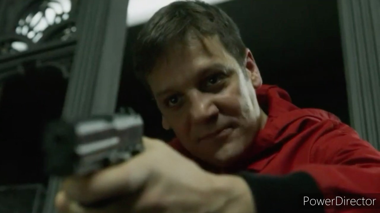 Resposta correta: a) Martín Berrote- Vivido pelo ator argentino Rodrigo de la Serna 