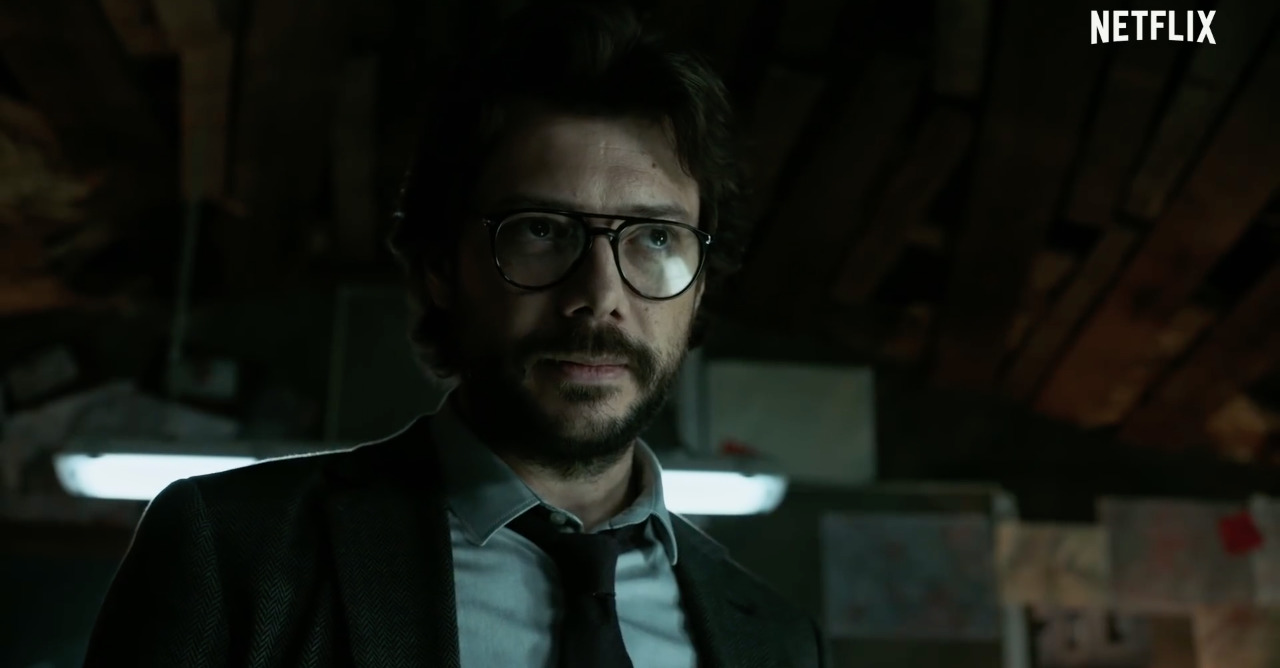 Resposta correta: b) Sergio Marquina. Interpretado pelo ator espanhol Álvaro Morte.