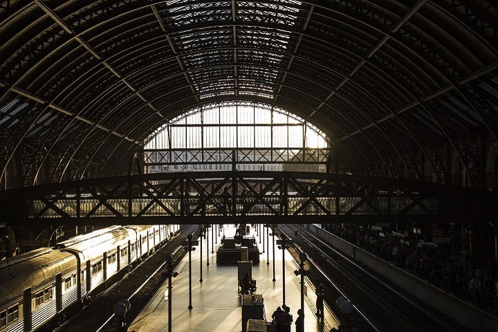 Por enquanto, a TAV Brasil planeja quatro estações para o trem-bala que ligará Rio e São Paulo, além de duas paradas intermediárias: uma em Volta Redonda (RJ) e outra em São José dos Campos (SP).