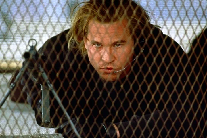 Outro filme marcante da carreira do ator é Fogo Contra Fogo (1995), no qual contracenou com Al Pacino e Robert De Niro.