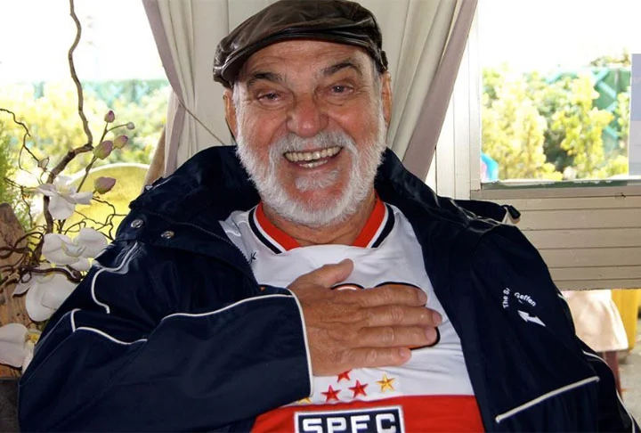 Lima Duarte - 95 anos - Reconhecido como um dos pioneiros da televisão brasileira, ele esteve presente desde sua inauguração. Sinhozinho Malta, de Roque Santeiro, e Sassá Mutema, de Salvador da pátria, são dois de seus personagens mais marcantes. 