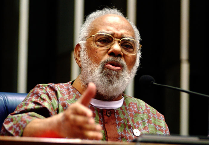 Abdias Nascimento (1914-2011) - Ator, escritor e professor paulista.  Indicado ao Nobel da Paz em 2010. Fundou, idealizou ou integrou várias instituições de defesa dos direitos humanos.  Professor emérito na Universidade do Estado de Nova York, em Buffalo (EUA).  