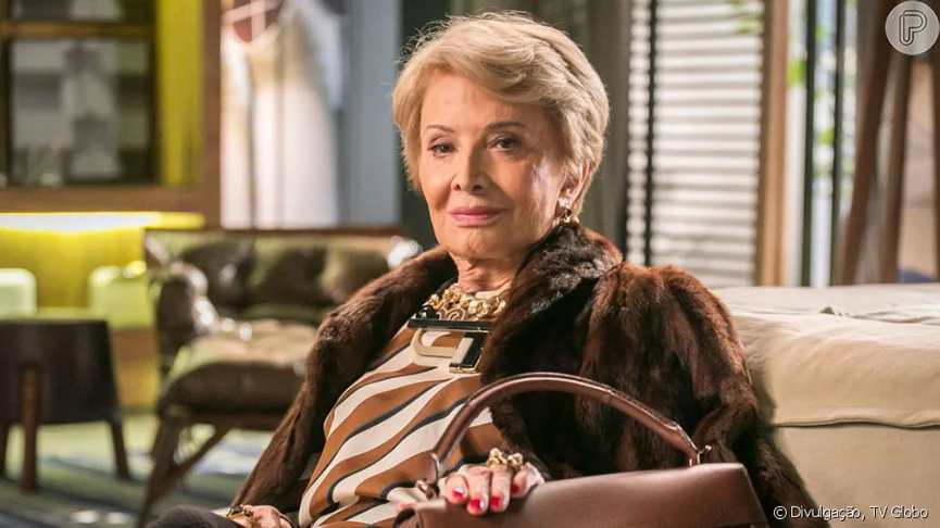Glória Menezes - 90 anos - Ícone da história da televisão brasileira, ela foi a protagonista de 2-5499 ocupado, a primeira telenovela diária, exibida em 1963, na extinta TV Excelsior. Viúva de Tarcísio Meira após 59 anos de união, interpretou diversos personagens marcantes durante sua trajetória.