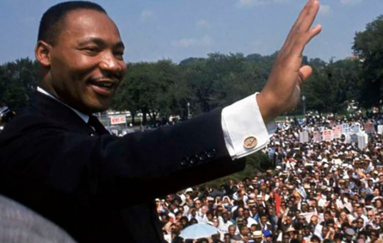 King promoveu diversas manifestações. Na mais famosa dela - a Marcha sobre Washington por Trabalho e Liberdade - proferiu a frase Eu tenho um sonho, que entrou para a história, no antológico discurso aos pés do Memorial de Lincoln, em 1963. 