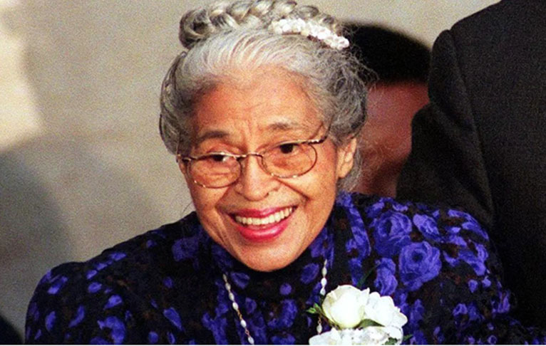 O esforço deu resultado. Após 1 ano de boicote, a Suprema Corte dos EUA, finalmente, considerou inconstitucionais as exigências de segregação nos ônibus no Alabama. Rosa foi homenageada em diversas ocasiões, recebeu comenda de Bill Clinton e morreu aos 92 anos, de causas naturais. 