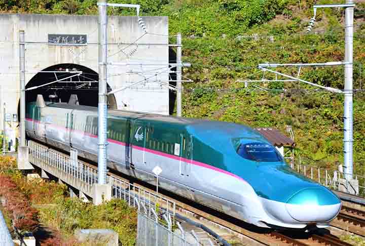 Inaugurado em 1988, o túnel Seikan é um pouco mais longo do que o Eurotúnel e contém um trecho de 23,3 quilômetros sob o leito marinho. 
