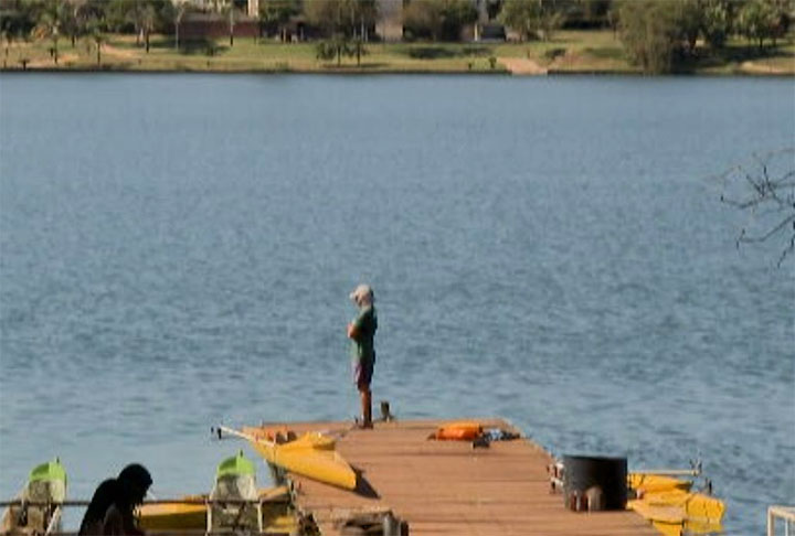 Criado em 1956, durante a construção de Brasília, o Lago Paranoá tinha como objetivo aumentar a umidade no Planalto Central, além de fornecer água para irrigação e abastecimento da cidade.