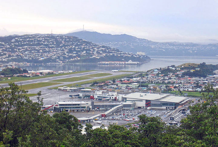 AEROPORTO INTERNACIONAL DE WELLINGTON (Nova Zelândia) - Fica em Rongotai, numa área cercada por mar e montanhas. 