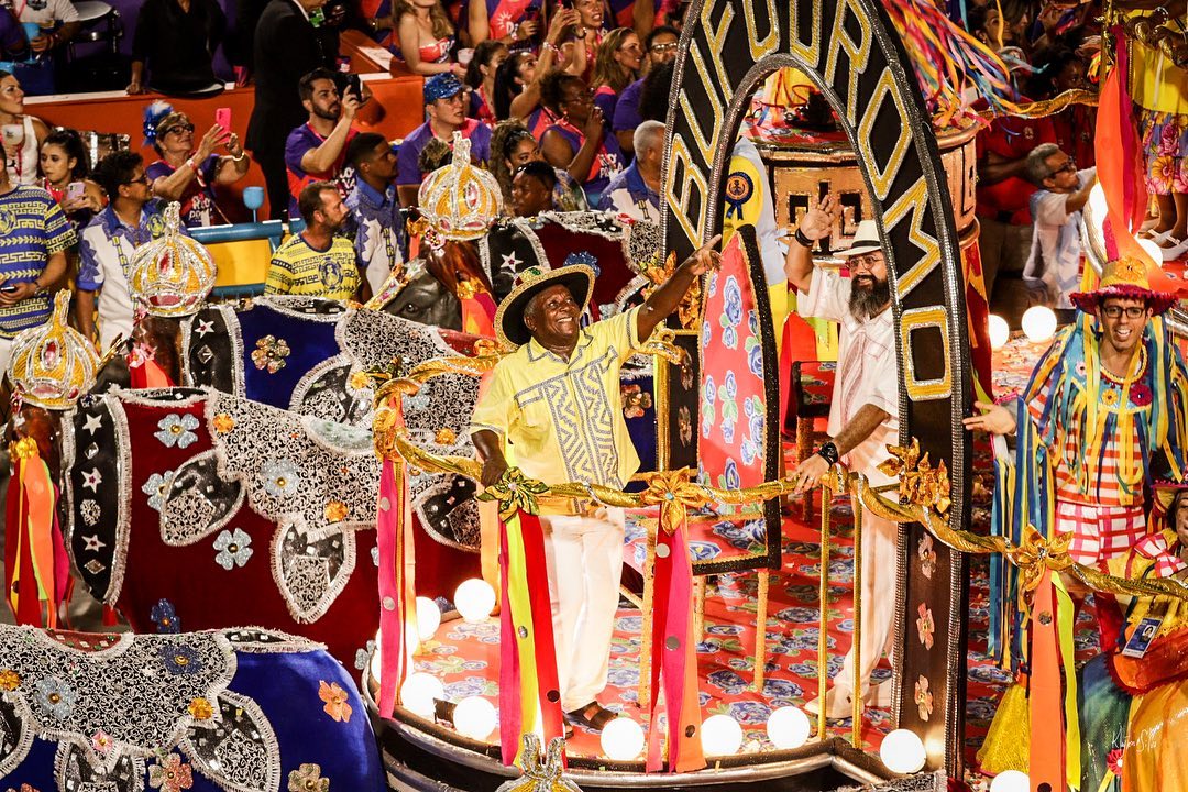 Damasceno Gregório dos Santos, o mestre Damasceno, é um artista popular marajoara, que carrega a cultura do búfalo. Nascido na comunidade quilombola Salvar, em Salvaterra, no Marajó, o artista traz na bagagem mais de 400 composições sobre a cultura popular marajoara. 