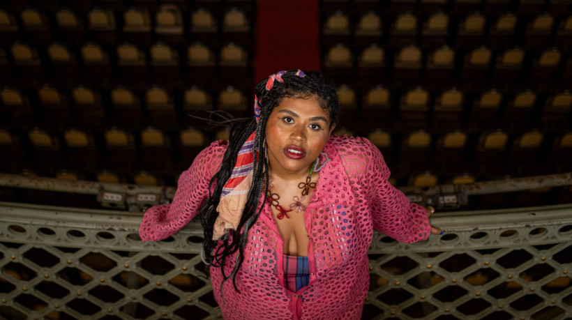 Luiza Nobel se apresenta no Mestre Sussa nesta sexta-feira, 23. (Foto: Aur&eacute;lio Alves/O POVO)