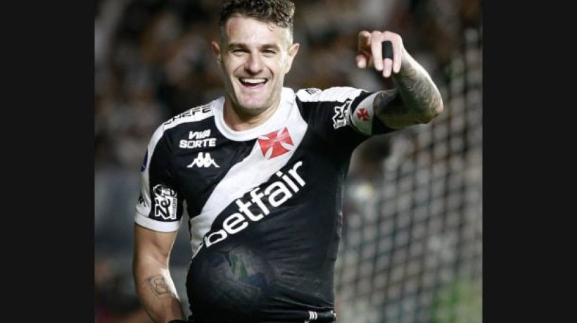 Atacante, artilheiro do Carioca-2025, faz 11 gols nos primeiros 16 jogos, contrastando com os oito marcados no ano passado