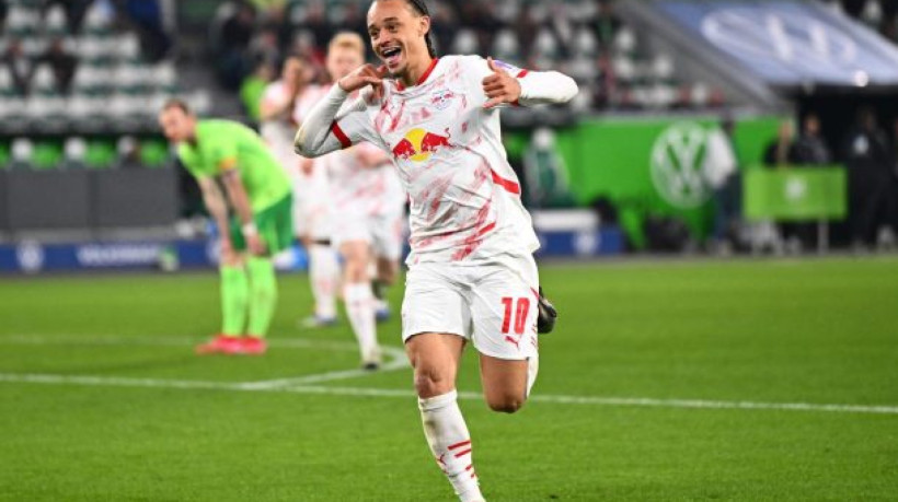 Com dois de Xavi Simons, equipe vai à Volkswagen Arena e vence o time da casa por 3 a 2, em jogo bastante movimentado