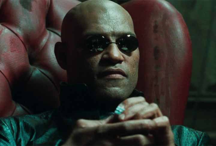 Morpheus, interpretado por Laurence Fishburne, é o mentor de Neo em Matrix, simbolizando a fé e a busca pela verdade. Ele acredita firmemente no potencial de Neo como o Escolhido e desempenha um papel crucial ao guiá-lo para fora da Matrix. 