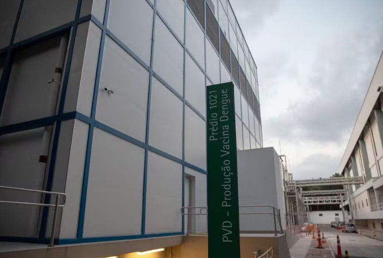 Em dezembro de 2024, o Instituto Butantan solicitou o registro da vacina à Agência Nacional de Vigilância Sanitária (Anvisa). 
