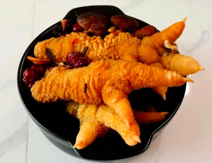 A carne das galinhas Dragão é frequentemente utilizada em pratos especiais e servida em restaurantes de luxo.