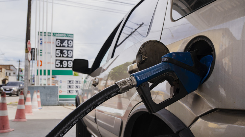 FORTALEZA, CEARÁ, BRASIL, 12-04-2025: Preço nos postos de gasolina em Fortaleza. (Foto: Fernanda Barros/ O Povo)