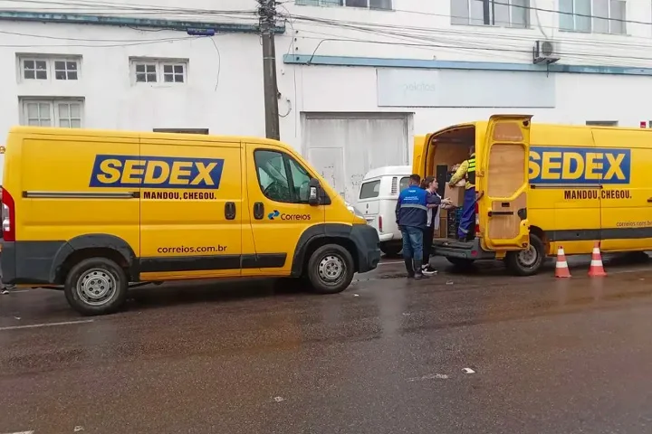 Como efeito prático, os Correios começaram a perder participação no mercado, revelou outro trecho.