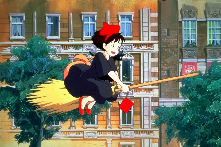 O estúdio também é conhecido por evitar a computação gráfica excessiva — algo muito presente em animações da Disney e da Pixar, por exemplo —, preferindo técnicas tradicionais de animação desenhada à mão.