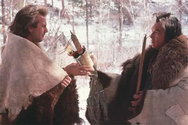 “Dança com Lobos” (1990) - Baseado no romance de Michael Blake, foi a estreia de Kevin Costner na direção. Protagonista e co-produtor do longa-metragem, o ator levou o Oscar de Melhor Diretor e ainda viu a obra conquistar outras seis estatuetas, incluindo a de Melhor Filme.
